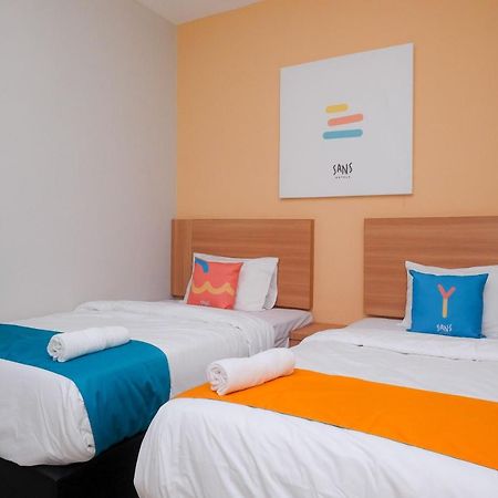 Sans Hotel Tiga Putri Semarang By Reddoorz Luaran gambar