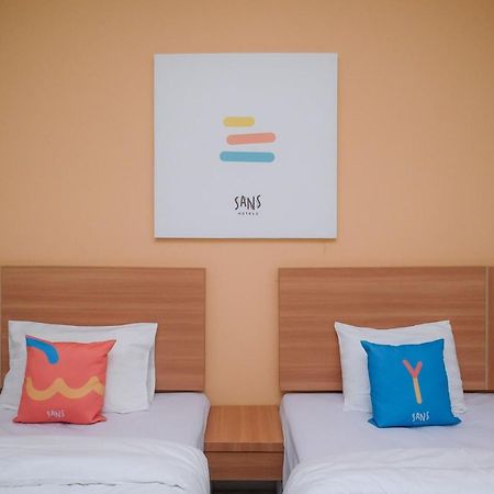 Sans Hotel Tiga Putri Semarang By Reddoorz Luaran gambar