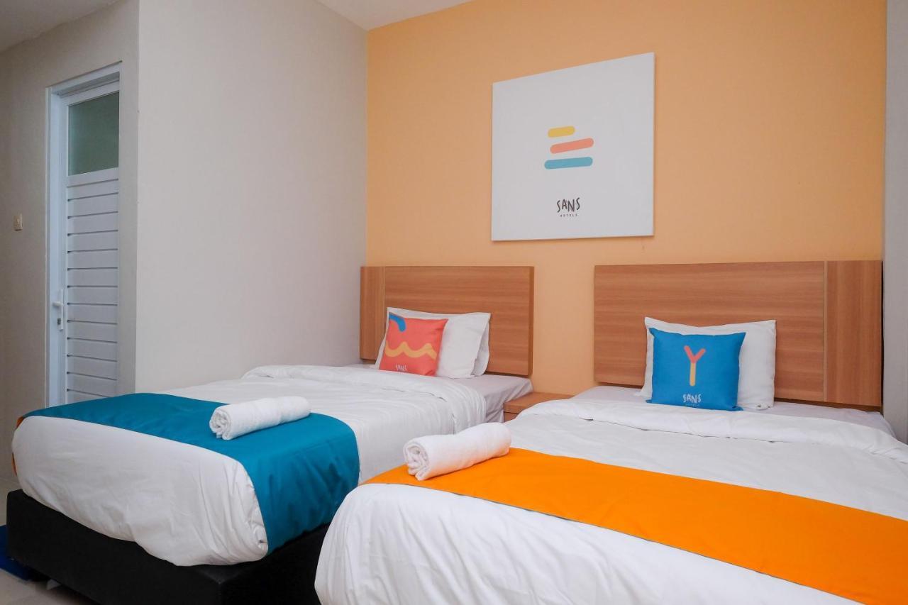 Sans Hotel Tiga Putri Semarang By Reddoorz Luaran gambar