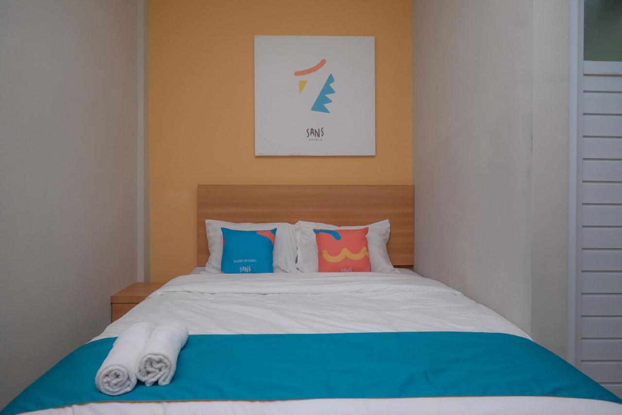 Sans Hotel Tiga Putri Semarang By Reddoorz Luaran gambar