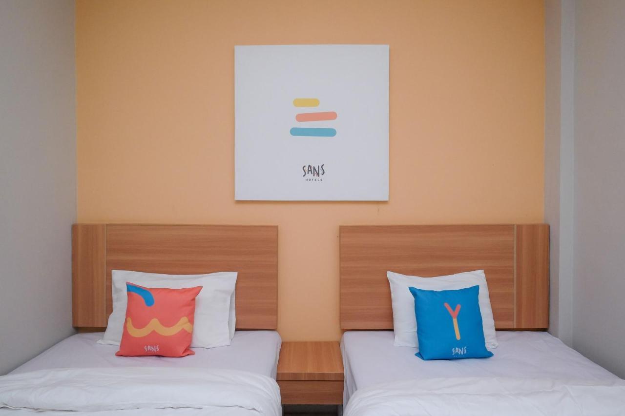 Sans Hotel Tiga Putri Semarang By Reddoorz Luaran gambar