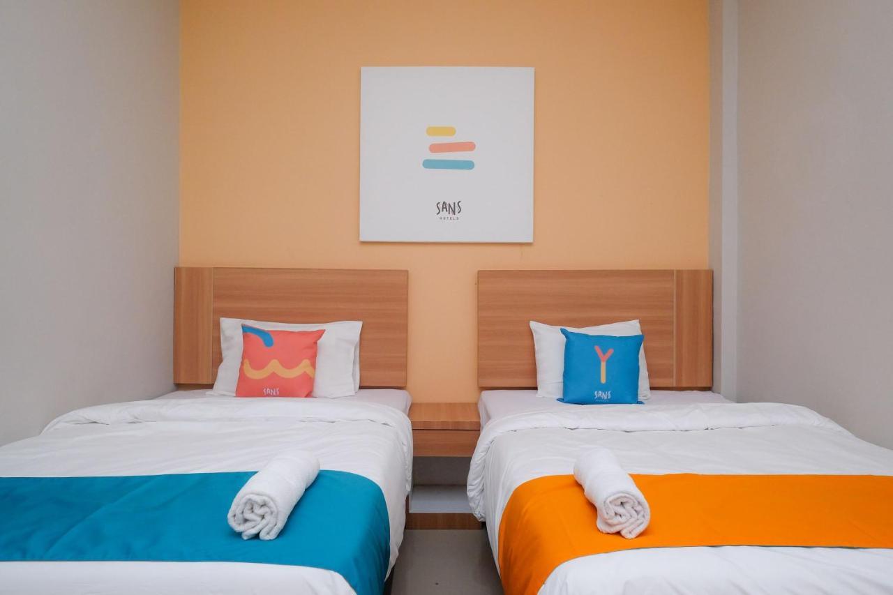 Sans Hotel Tiga Putri Semarang By Reddoorz Luaran gambar