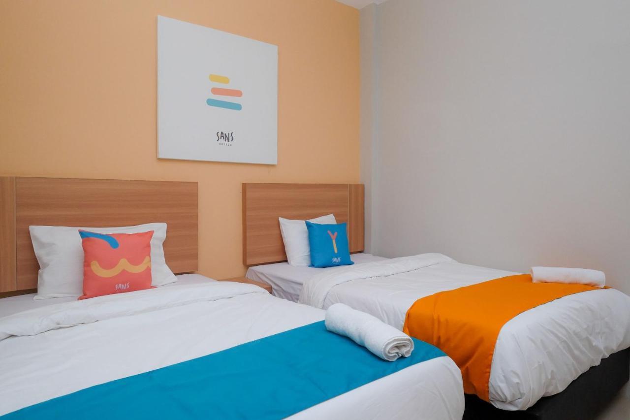 Sans Hotel Tiga Putri Semarang By Reddoorz Luaran gambar