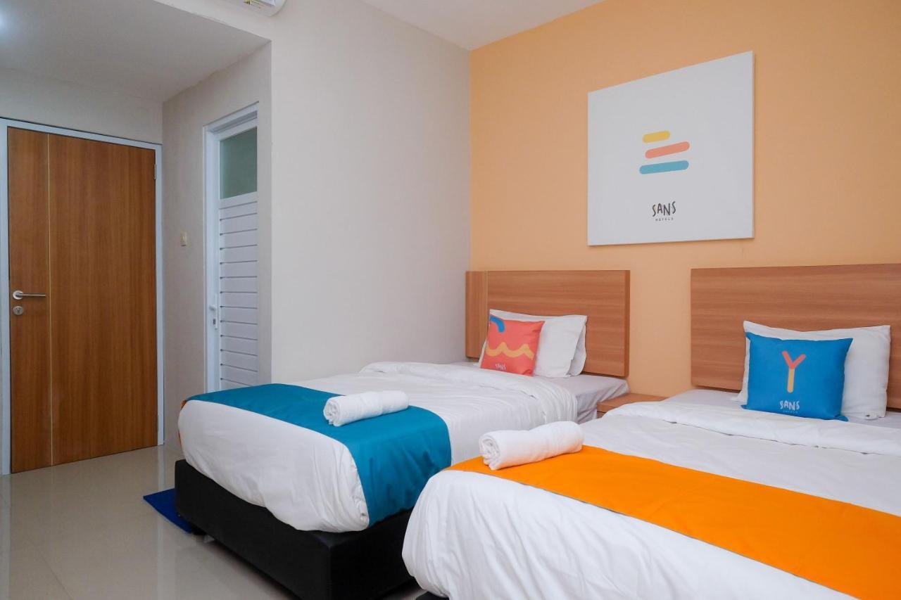 Sans Hotel Tiga Putri Semarang By Reddoorz Luaran gambar