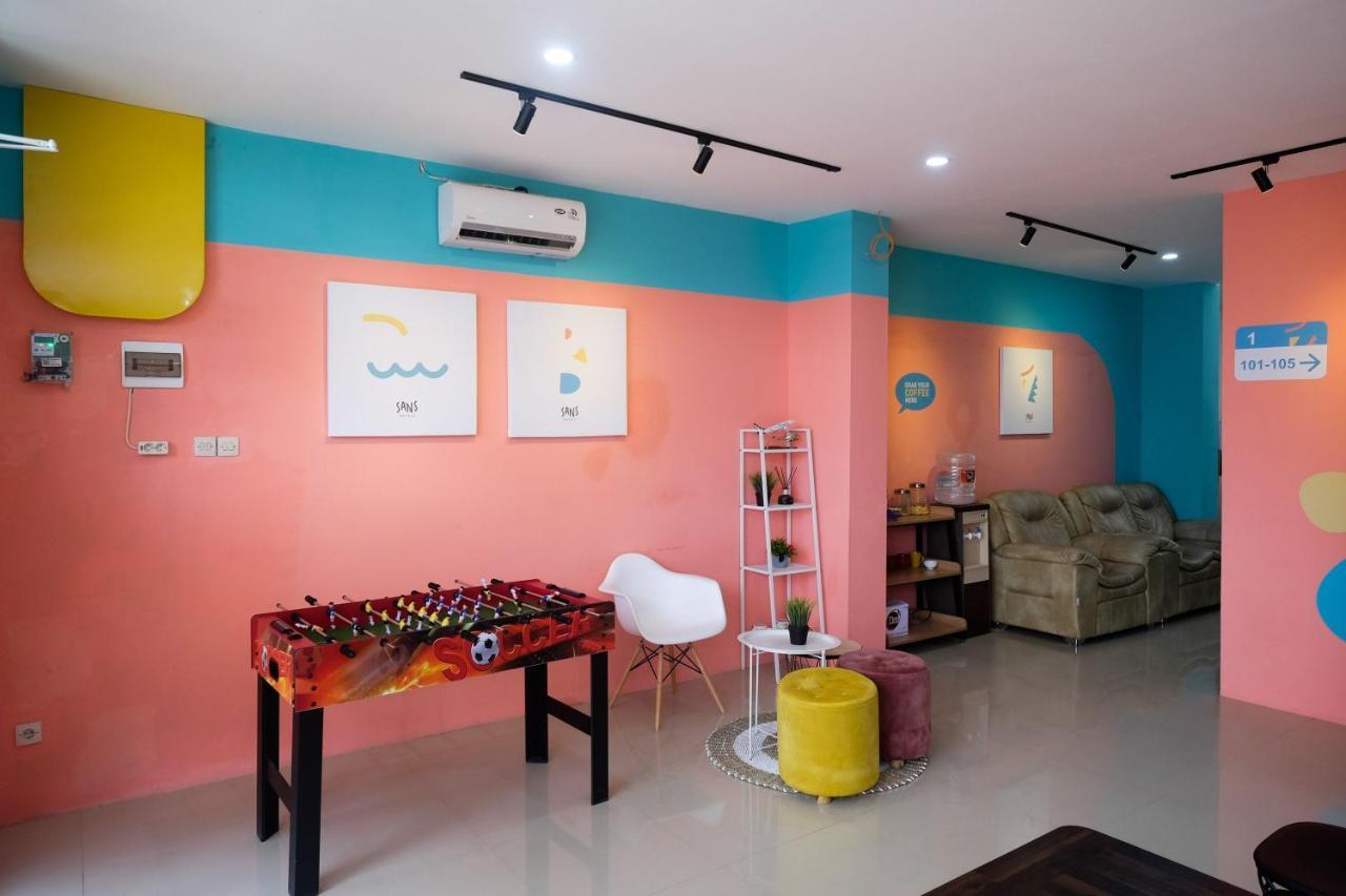 Sans Hotel Tiga Putri Semarang By Reddoorz Luaran gambar