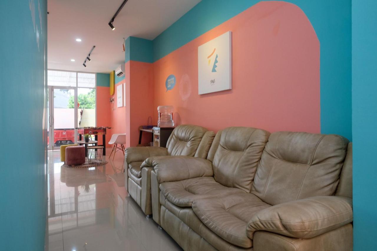 Sans Hotel Tiga Putri Semarang By Reddoorz Luaran gambar
