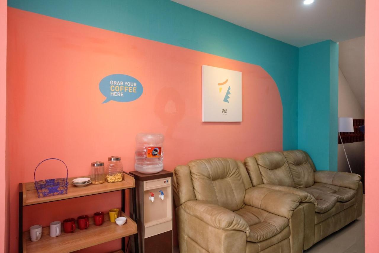 Sans Hotel Tiga Putri Semarang By Reddoorz Luaran gambar