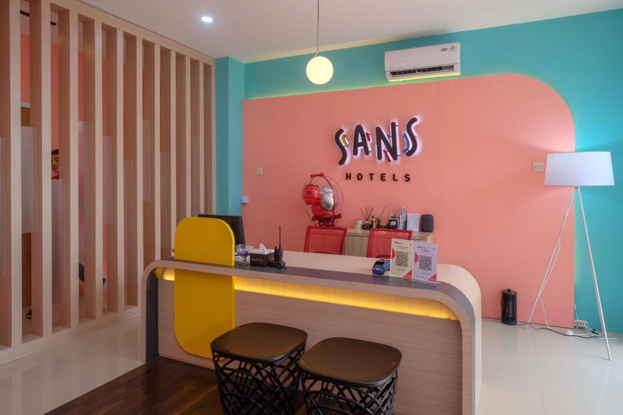 Sans Hotel Tiga Putri Semarang By Reddoorz Luaran gambar