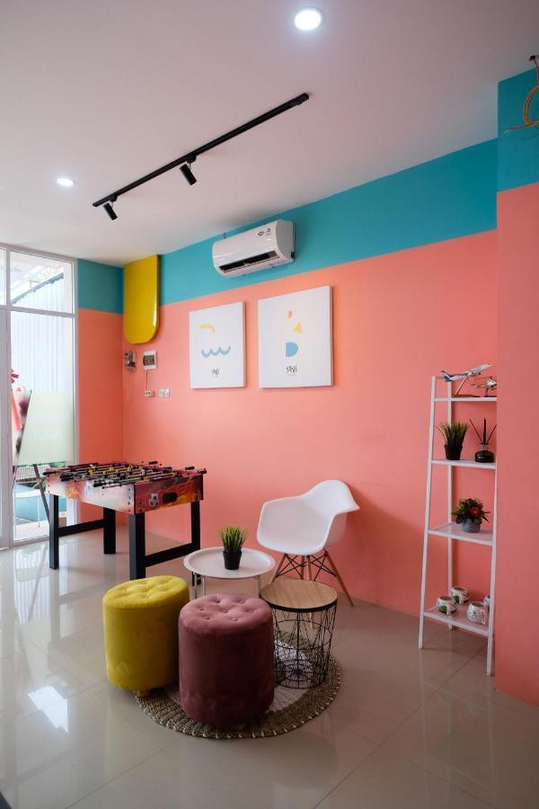 Sans Hotel Tiga Putri Semarang By Reddoorz Luaran gambar