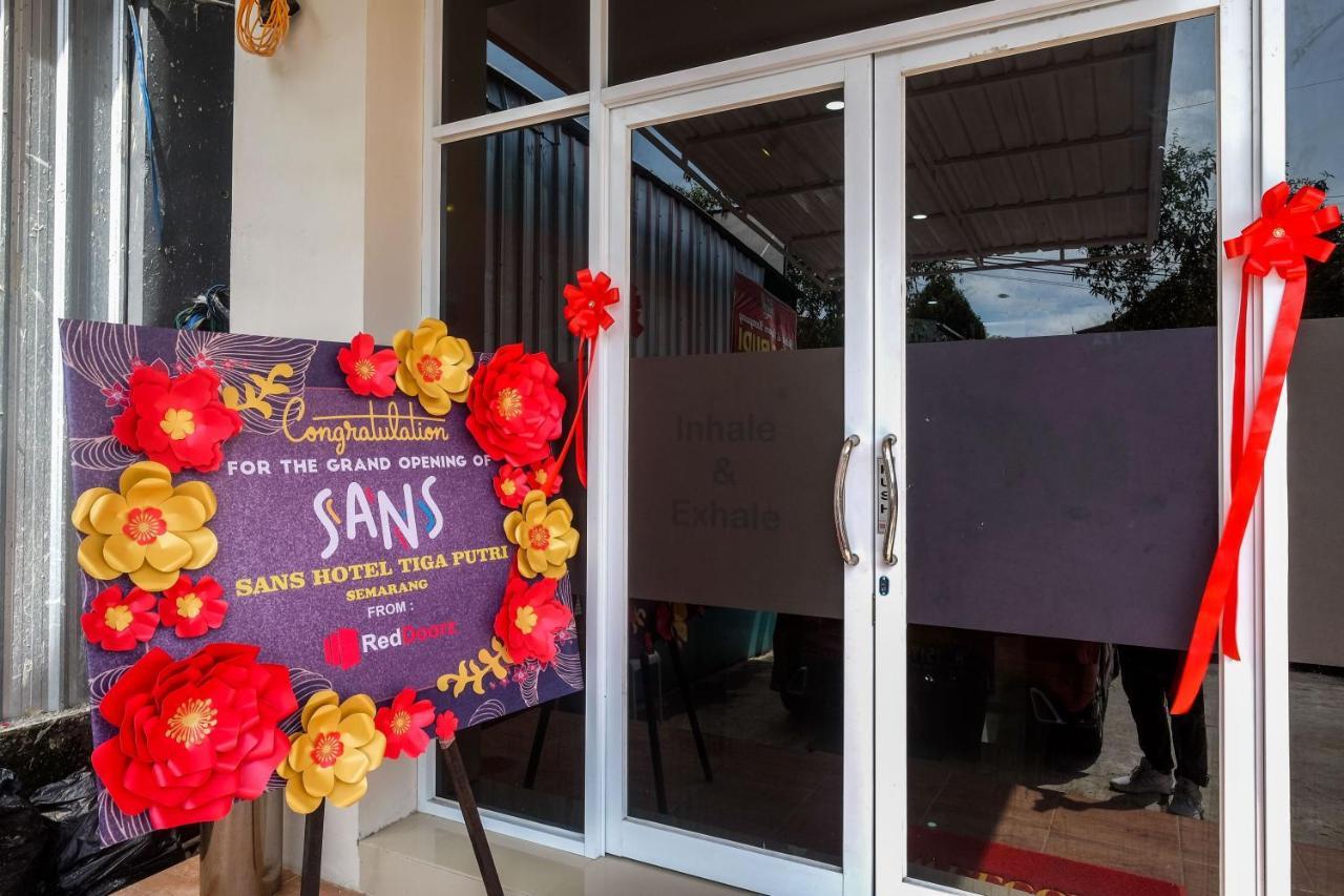 Sans Hotel Tiga Putri Semarang By Reddoorz Luaran gambar