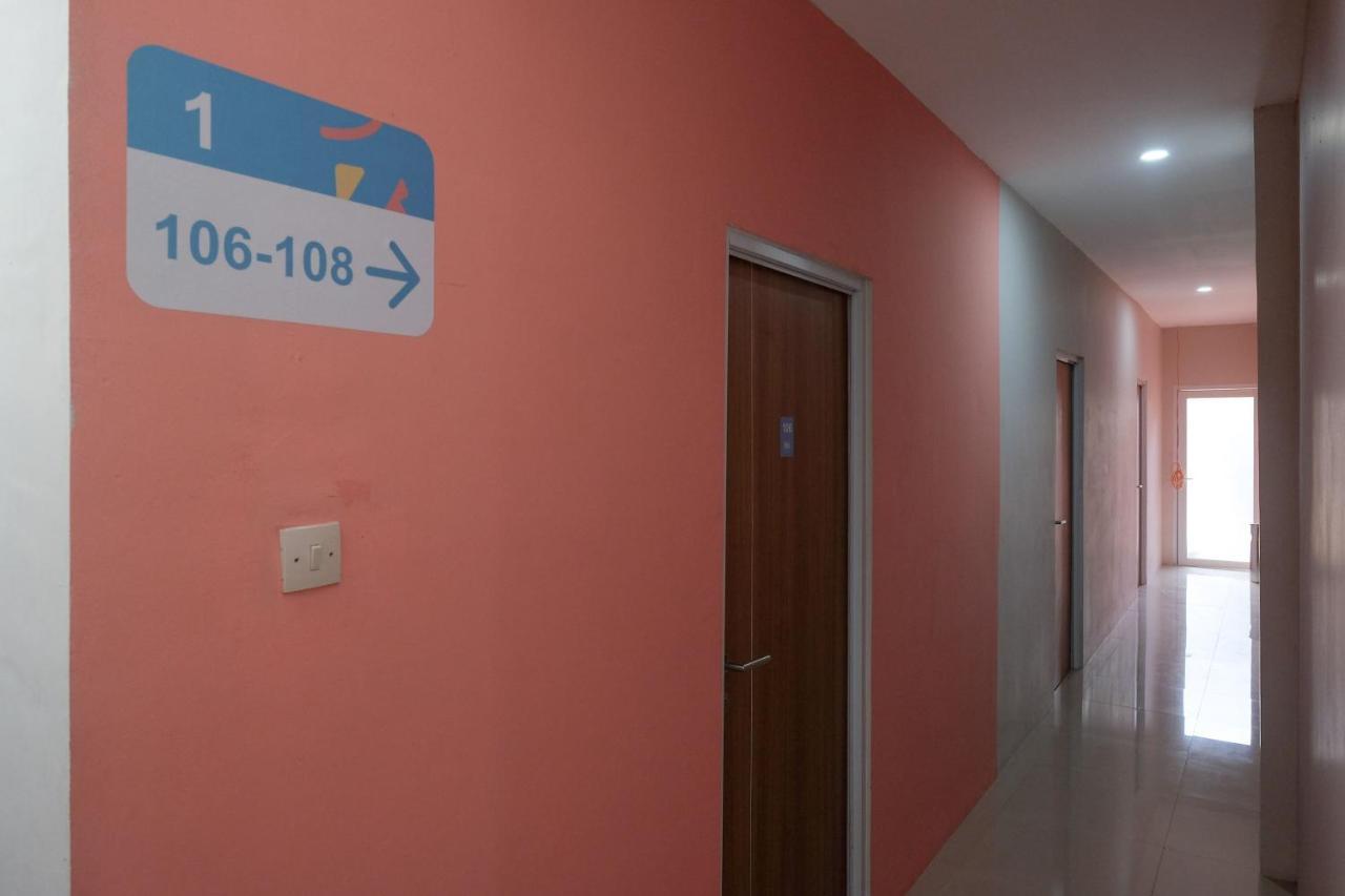 Sans Hotel Tiga Putri Semarang By Reddoorz Luaran gambar